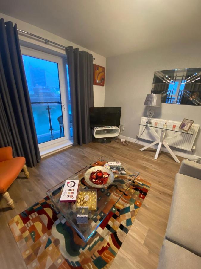 Luxury Riverside 2 Bedroomed Apartment With Balcony Newport  Zewnętrze zdjęcie