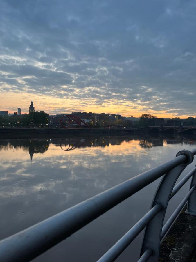 Luxury Riverside 2 Bedroomed Apartment With Balcony Newport  Zewnętrze zdjęcie