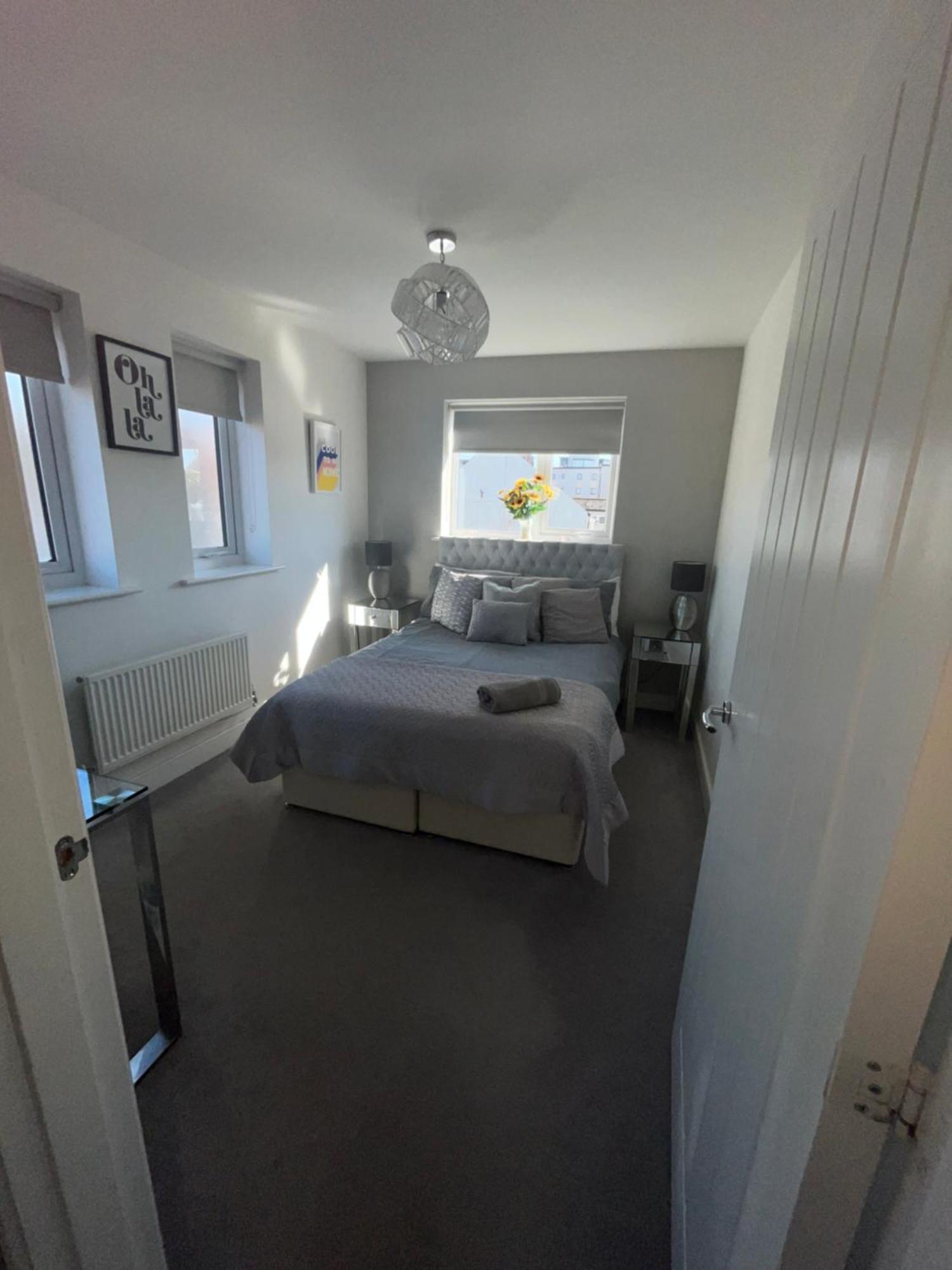 Luxury Riverside 2 Bedroomed Apartment With Balcony Newport  Zewnętrze zdjęcie