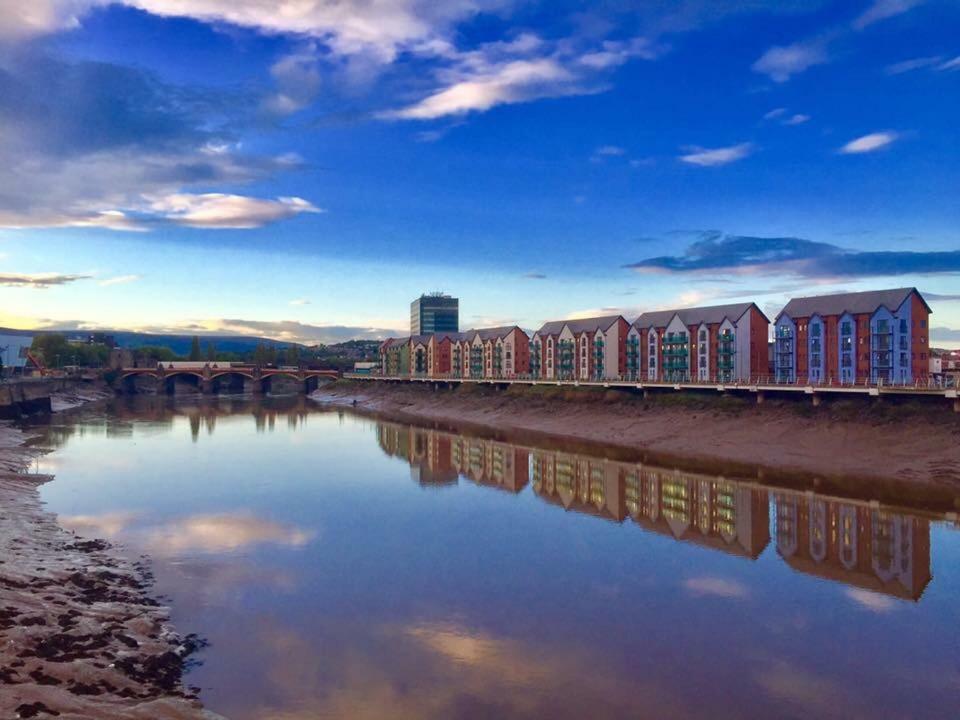 Luxury Riverside 2 Bedroomed Apartment With Balcony Newport  Zewnętrze zdjęcie